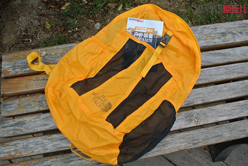 轻便大容量防水背包,northface帆布双肩背包