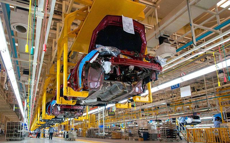 国补退坡新能源汽车还会大降价吗,新能源汽车补贴将大幅度退坡