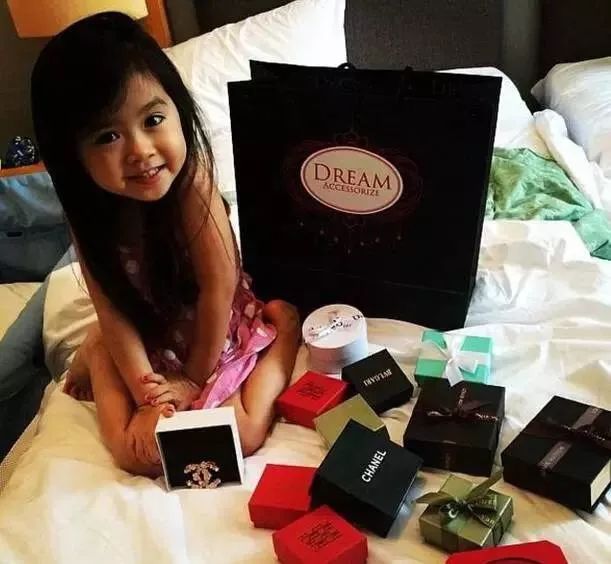 这波富炫的，吓掉了本佛系青年的保温杯