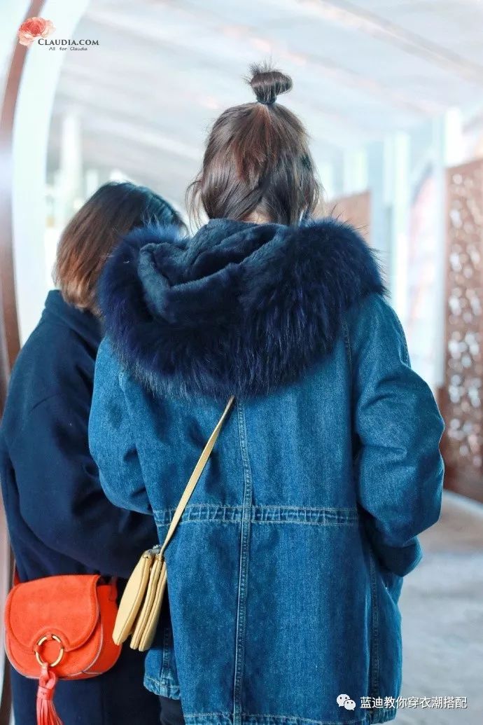 明星*服私**｜李宇春王丽坤吴昕机场*服私**，活动*服私**搭配