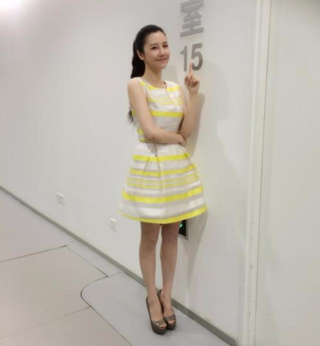 女足球主持,足球女主持谁好看