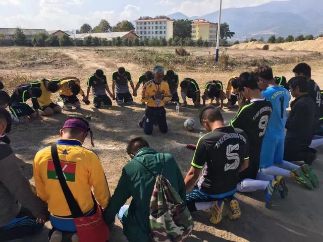 足球是战争演变而来的吗,为什么说足球是现代的战争