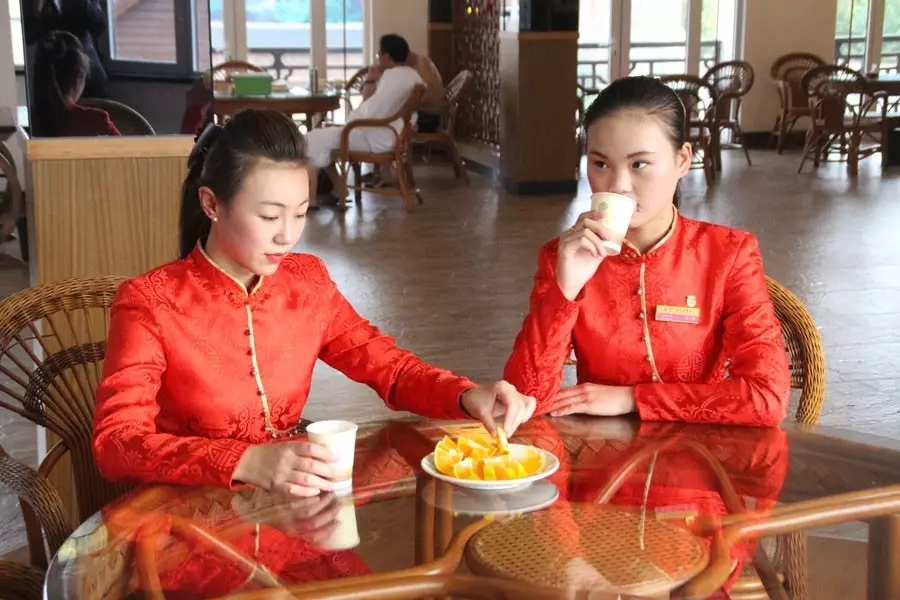 德百温泉是天然温泉么,德百温泉旅游小镇客房价格