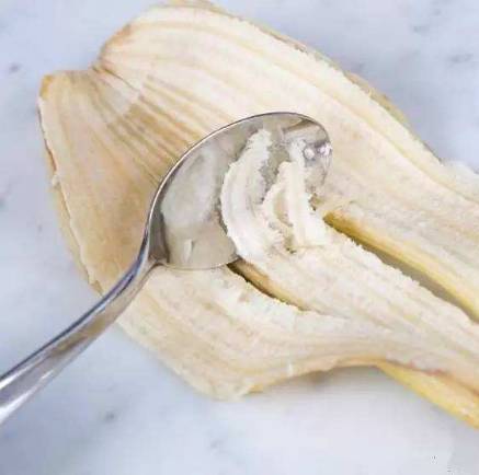 香蕉皮竟然还能这样用,香蕉皮对皮肤有什么好