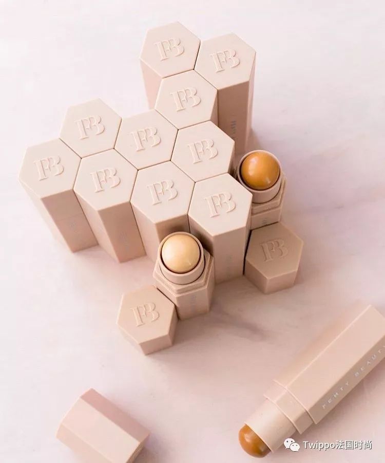 Riri,贝嫂和Gigi都开起了彩妆铺，好卖到让大牌都眼红！