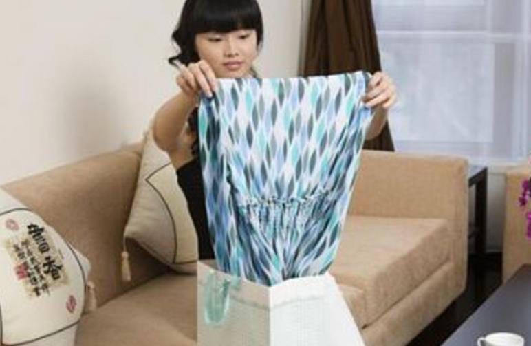 新买的秋衣秋裤有股汽油味能穿吗,新买的衣服一股汽油味还能穿吗