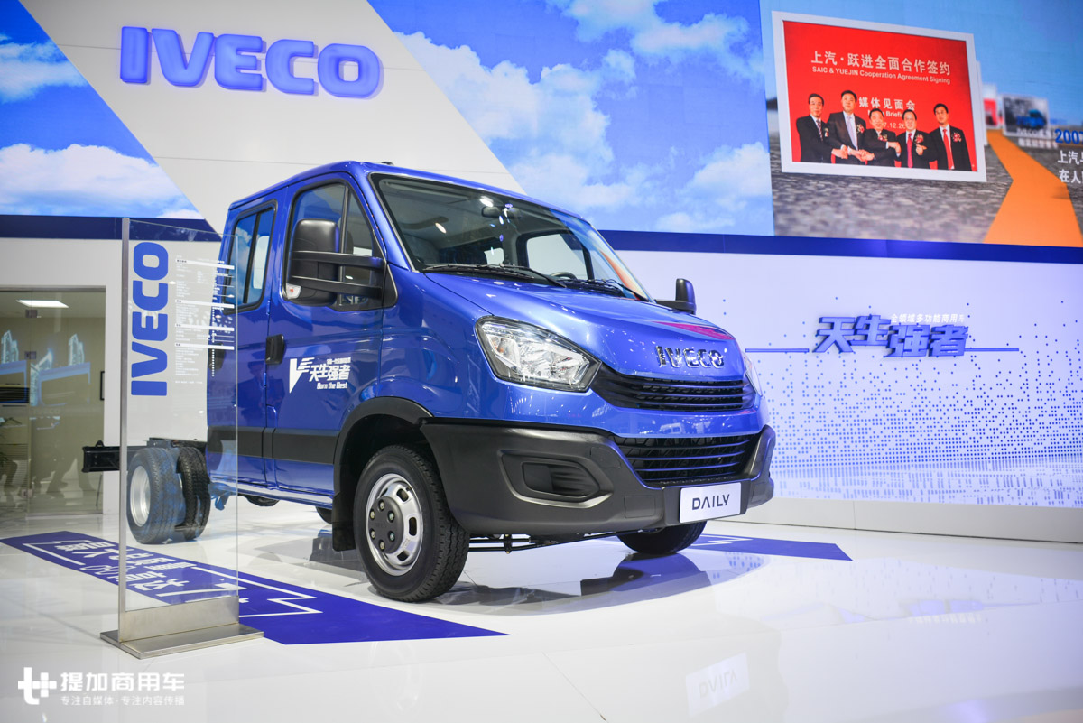 依维柯欧胜双排轻卡最新款,依维柯daily欧胜3座