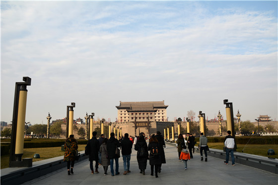 坐着高铁去西安，逛吃逛吃逛吃……