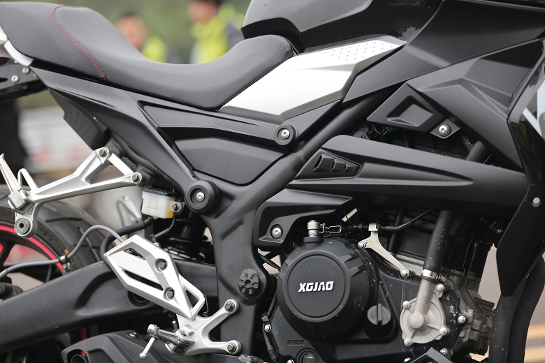 新感觉250双缸二手多少钱,新感觉双缸250摩托车推荐