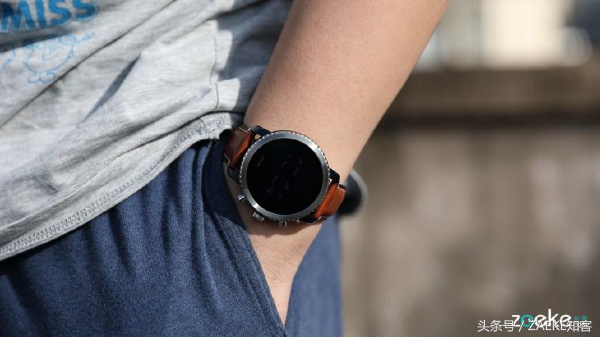 戴着FossilQ智能手表的我,终于像个人生赢家