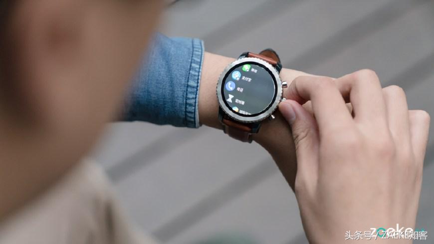 戴着FossilQ智能手表的我,终于像个人生赢家