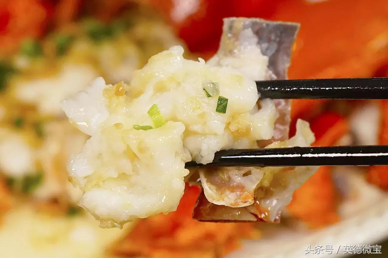 椰林6号海鲜码头，卖龙虾，这个价格很新鲜！