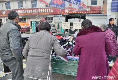 大哥卖了三十几双鞋价值两万块,大哥卖了三十几双鞋