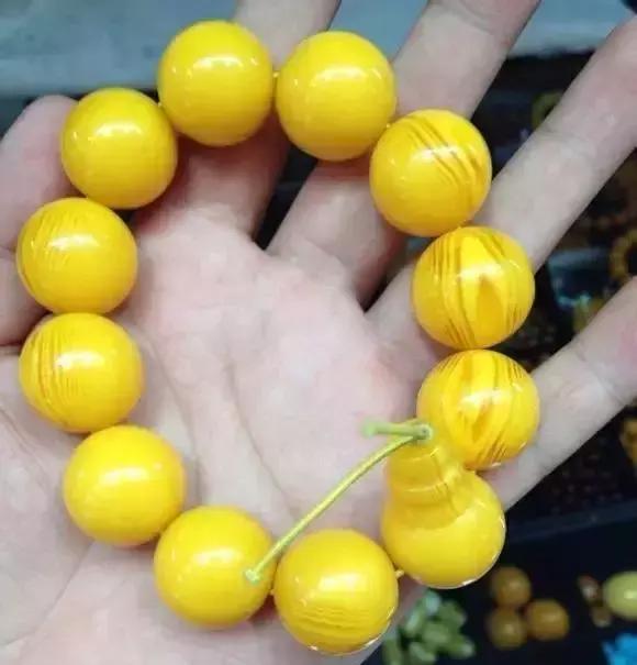 蜜蜡琥珀是真的假的,假琥珀蜜蜡用什么做的