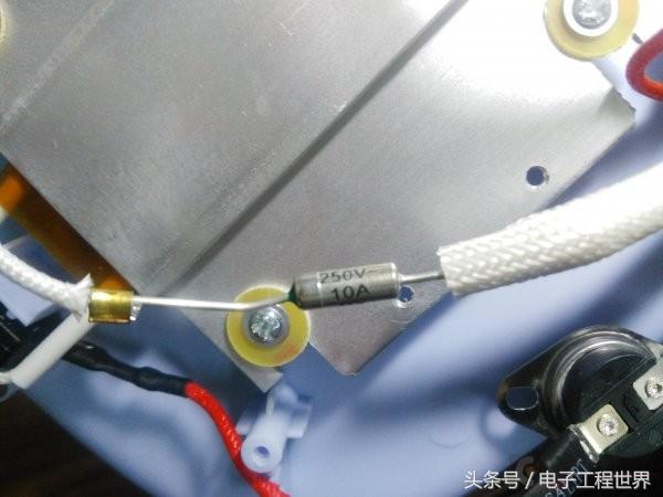 恒温饭盒怎么拆开,小熊自加热饭盒拆解