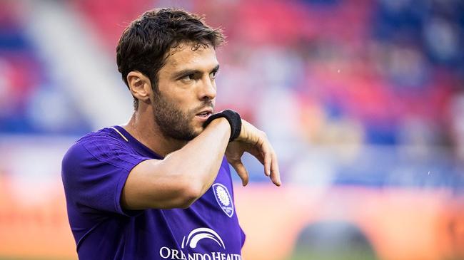 天下足球卡卡退役特辑,天下足球十大催泪解说卡卡退役