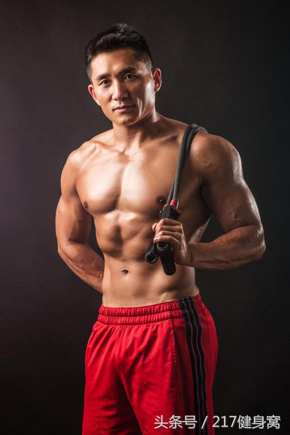 男生增肌减脂去健身房怎么练,男新人如何快速在健身房减脂增肌