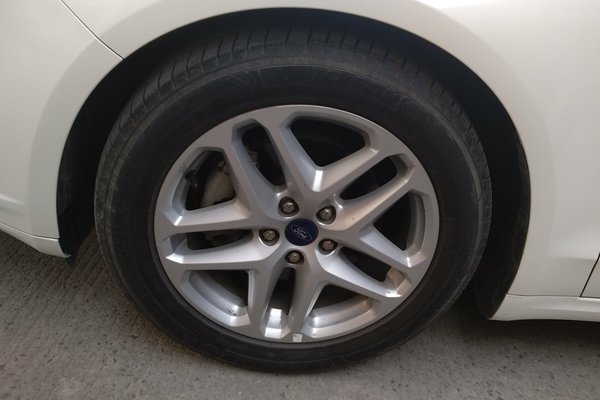 蒙迪欧2013款1.5lgtdi180时尚型,蒙迪欧2013款豪华外观