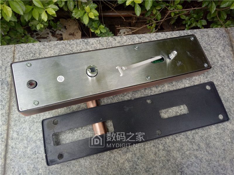 智能门锁拆解步骤,智能门锁拆解图解