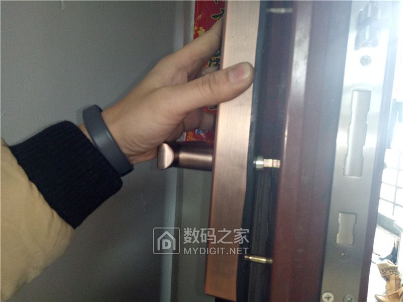 智能门锁拆解步骤,智能门锁拆解图解