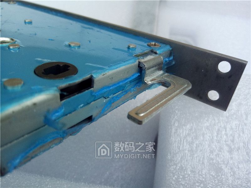 智能门锁拆解步骤,智能门锁拆解图解