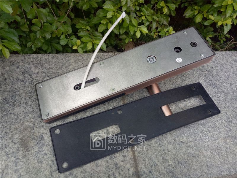 智能门锁容易被小偷无痕打开吗,智能门锁拆解图解