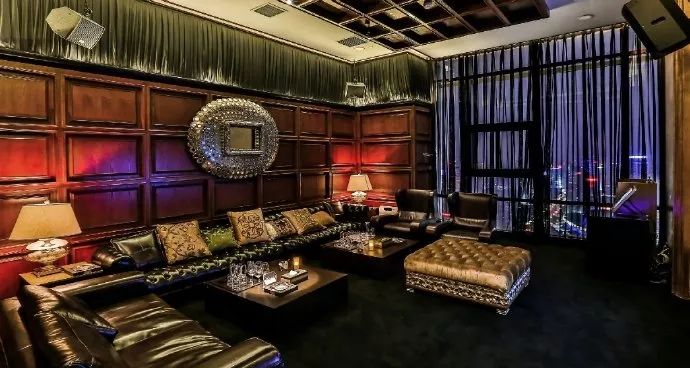 成都最高的酒吧，佳酿、美女、电音、轰趴，这个圣诞在这都能找到