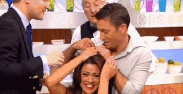 英国礼仪专家教你精致优雅发邮件,英国礼仪专家教人用刀叉