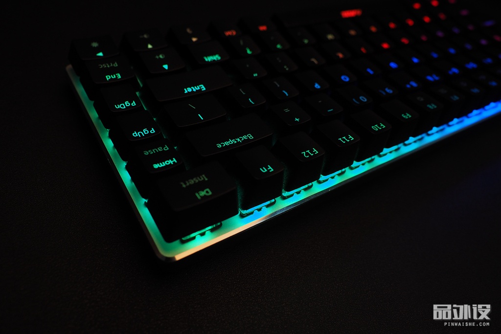 黑爵极客ak33怎么连接电脑,极氪黑爵背光键盘ak33怎么开灯