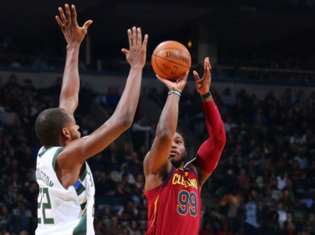 骑士险胜詹皇,骑士1:3老詹