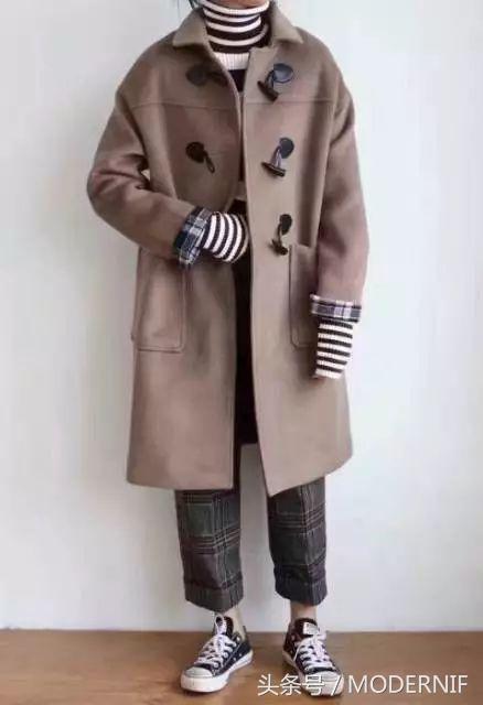 大衣的扣子怎么看上档次,大衣没有扣子怎样加扣子