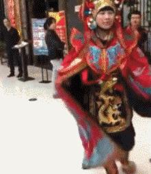 看样子真的拔不出来了，赶紧求助吧，晚了来不及了