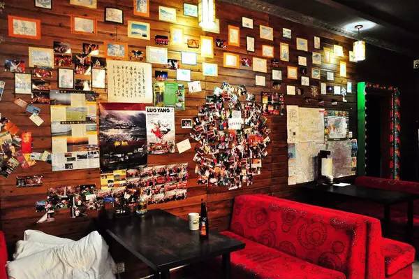 青旅旅游住哪里最好,旅游住青旅还是民宿