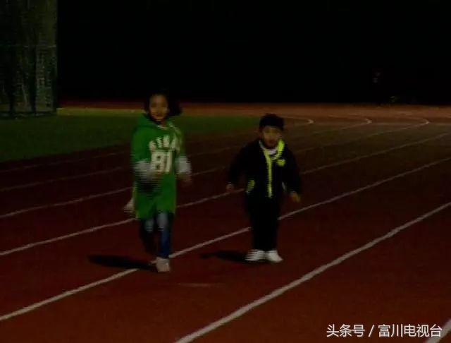 国家二类标准田径场,国家二类田径场是无颗粒跑道吗