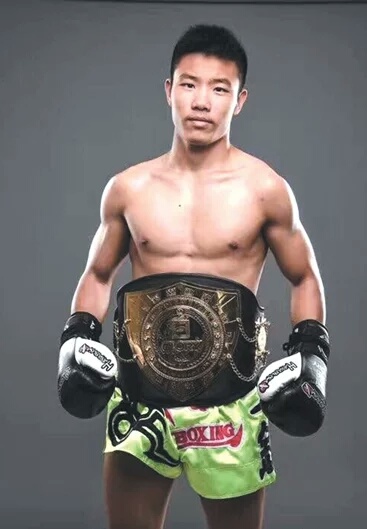 郑召玉格斗嘉年华跟谁打,郑召玉昆仑决赛