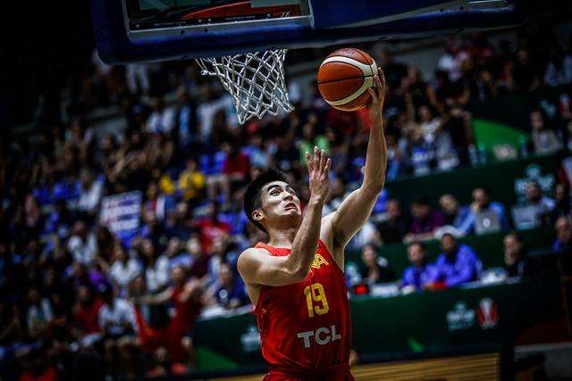 中国男篮国家队首发控卫,男篮后卫被打爆