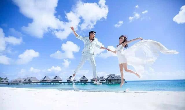 李小璐贾乃亮黑白婚纱照街拍,李小璐贾乃亮婚纱照拍摄地