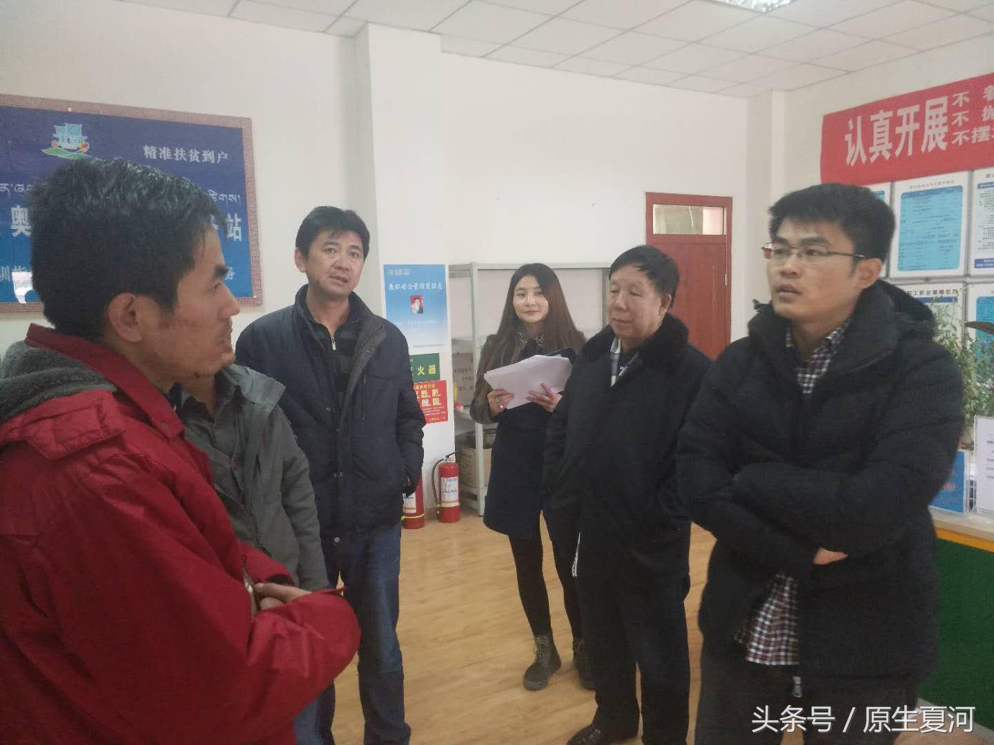 省商务厅检查小组对我县国家电子商务进农村综合示范项目乡镇村级站点进行绩效评价