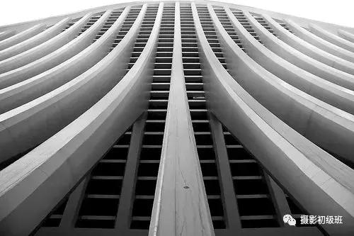 摄影构图技巧和细节入门,摄影基础知识入门构图书籍推荐