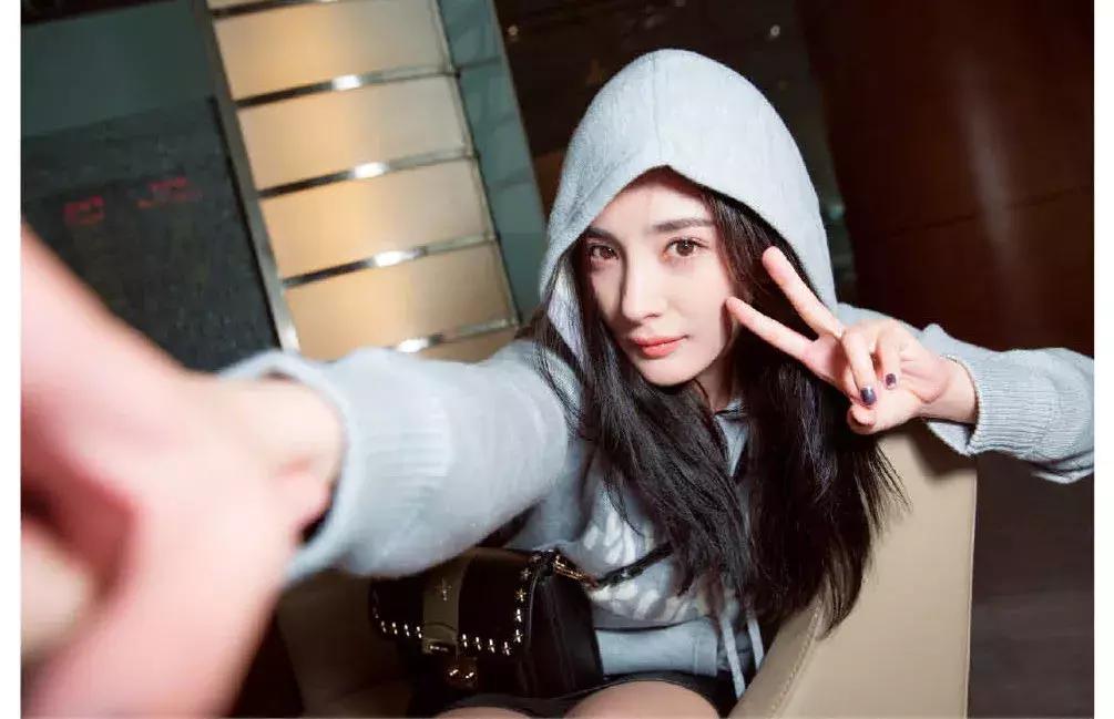 带货女王杨幂不愧是时尚的代言词 (杨幂带货女王流量一姐)