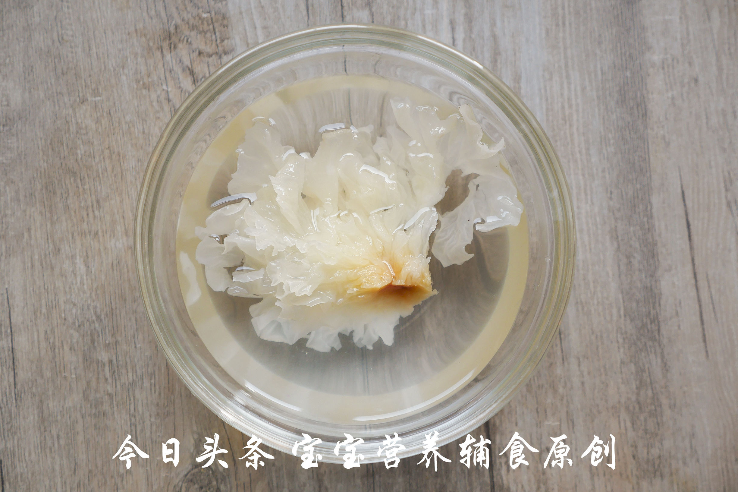 冬天干燥，宝宝却不爱喝水？这样做不仅补水还能健脾养胃