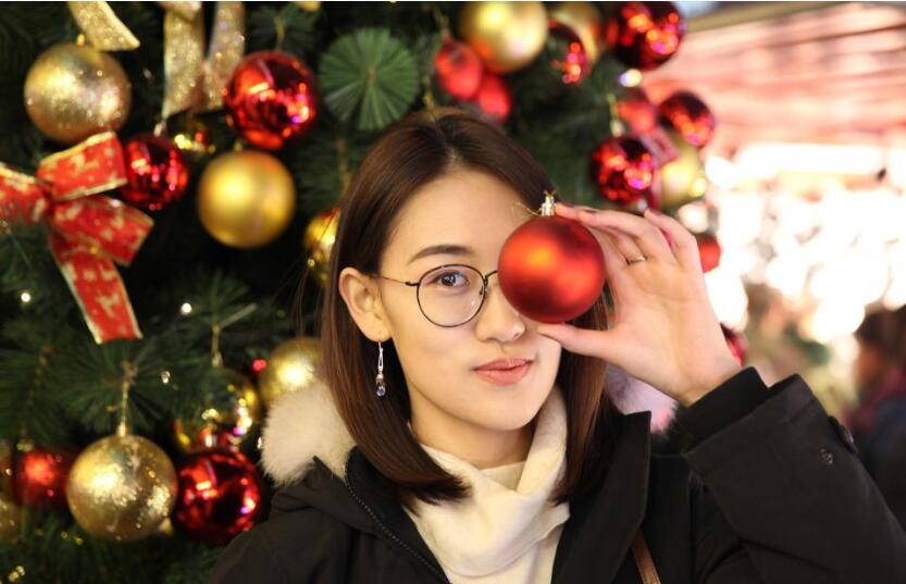 圣诞节热恋生活日记,开着轩逸陪女朋友搜集北京的圣诞树