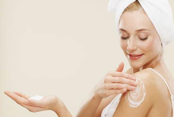 闊╁墽姘村厜鑲岃偆鎶よ偆,闊╁浗鍐琛ユ按淇濇箍缇庣櫧鎶よ偆