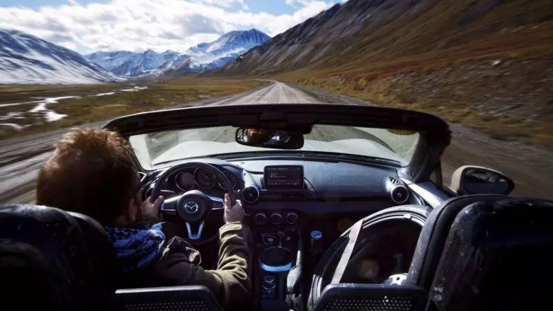 车闻联播伪装不撤，“友谊的小船说翻就翻”！