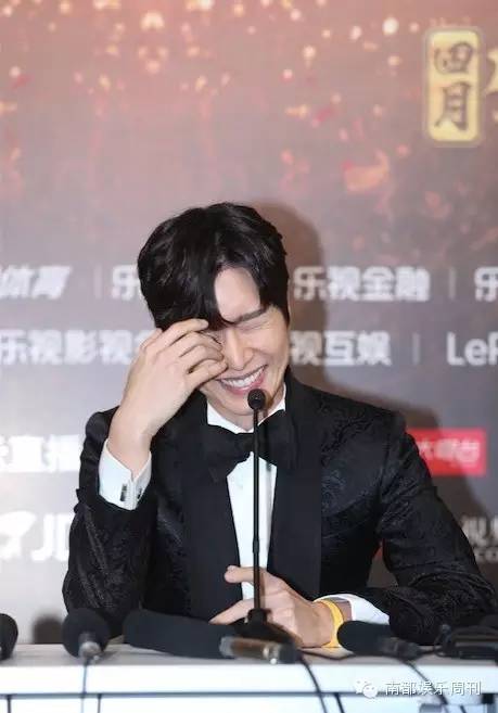 华晨宇张艺兴演唱会对比,华晨宇业内大佬