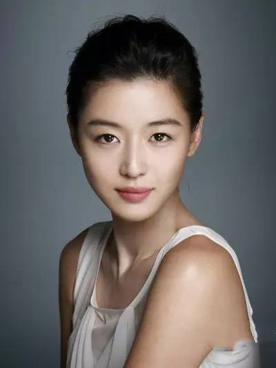 护唇薄荷唇膏,薄荷唇膏是保湿的