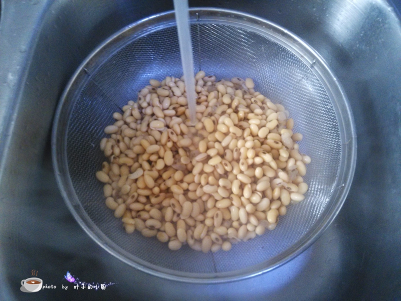 彩椒酱拌饭拌面非常好吃,在家自制万能香菇酱拌饭拌面口感