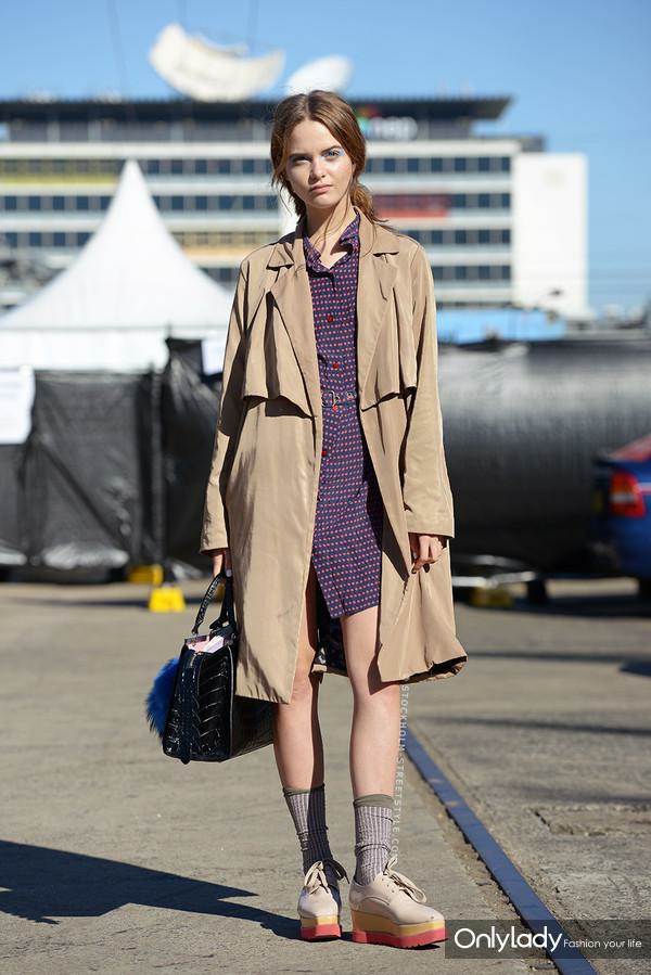 春装新款2022搭配简约高级韩版,春装这样搭配让你显瘦更显甜美