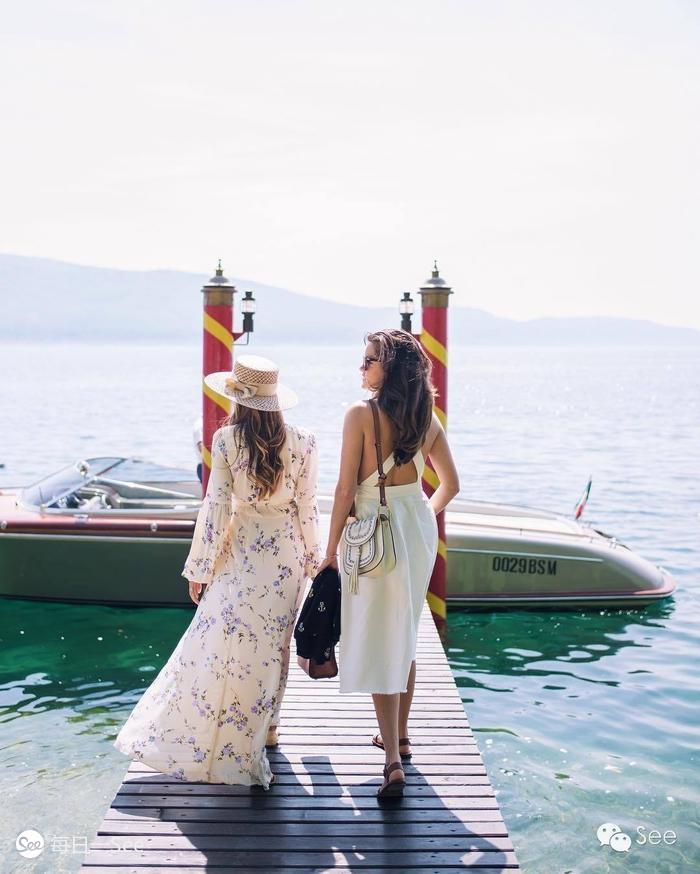 五一帮你搭：吊带裙PK碎花裙，去海边你更爱哪个？