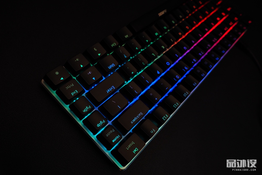 黑爵极客ak33怎么连接电脑,极氪黑爵背光键盘ak33怎么开灯